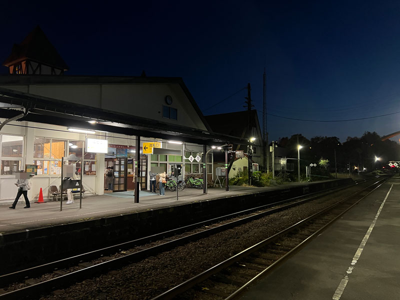 ニセコ駅 夜