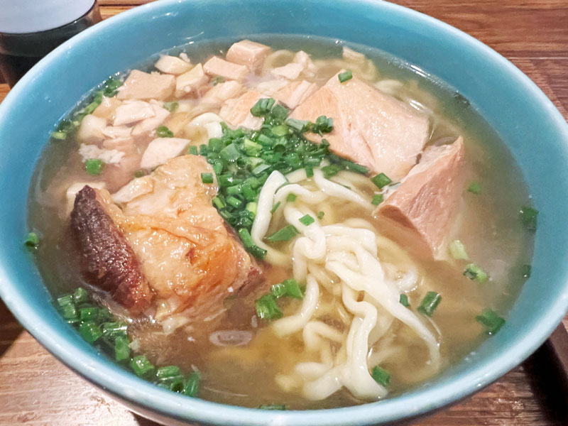 沖縄そばEIBUN BUNBUNそば