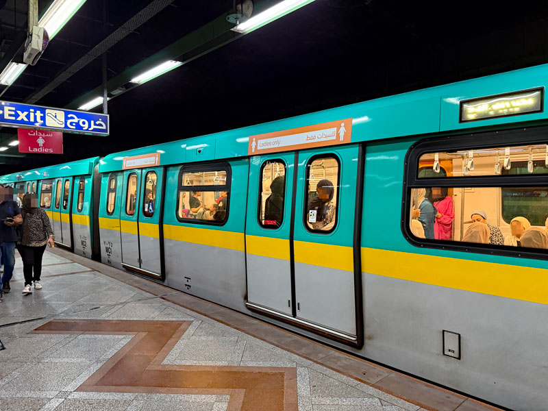 カイロ Bab El Shaariya駅 女性専用車両