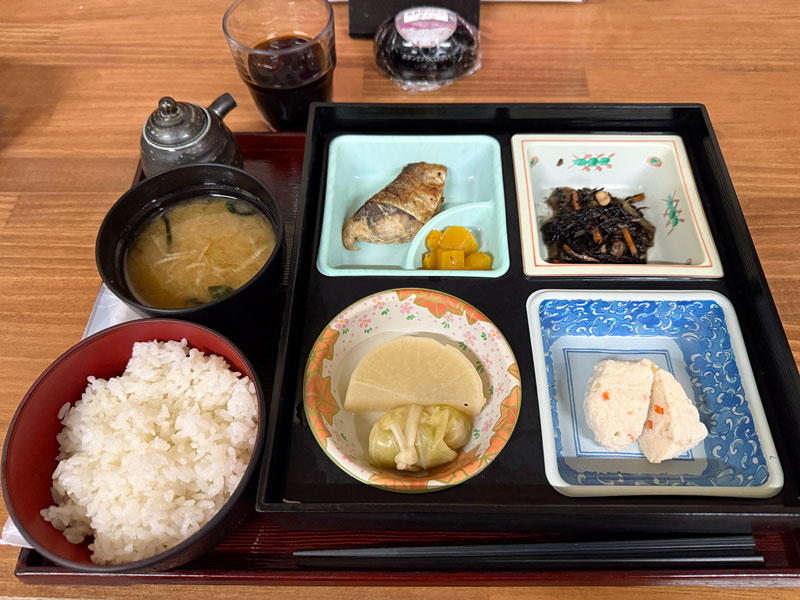 サウナ＆カプセル　キュア国分町　亭八波亭　朝食