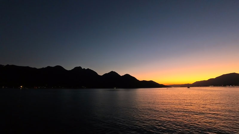 宮島 フェリー 夕焼け