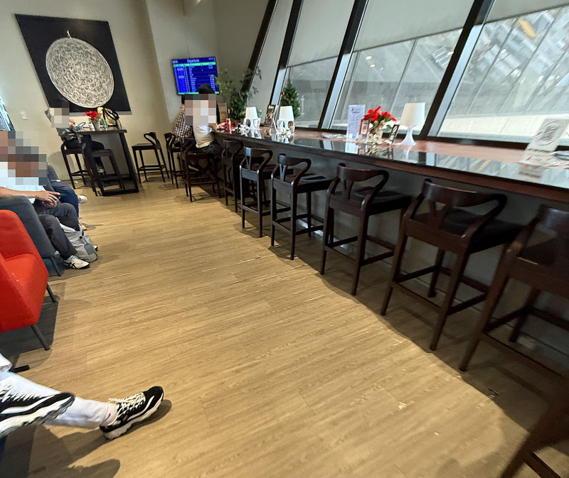 マニラ空港 A Lounge カウンター席