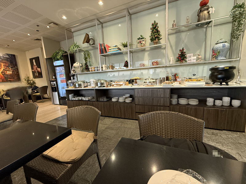 マニラ空港 A Lounge テーブル席