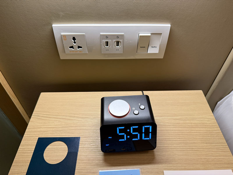 Holiday Inn Express Manila Newport World Resorts スタンダードルーム 電源