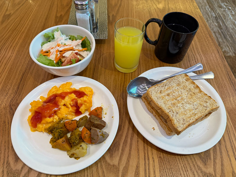 Holiday Inn Express Manila Newport World Resorts 朝食 実際に食べたメニュー