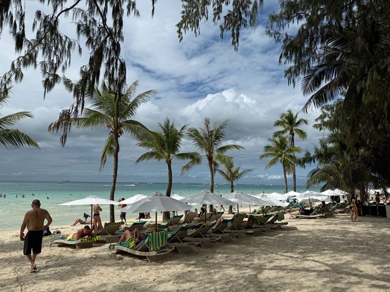 ボラカイ島 ホワイトビーチ ビーチチェア