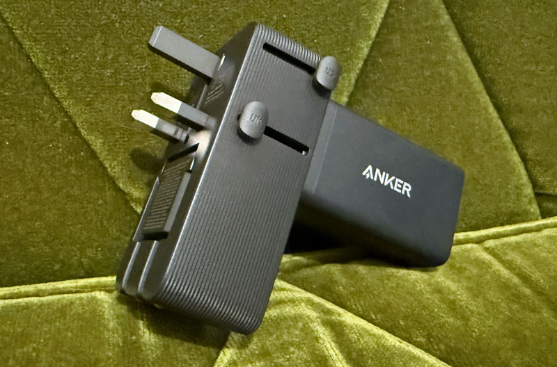 Anker Nano トラベルアダプタとUSB充電機器の組み合わせ