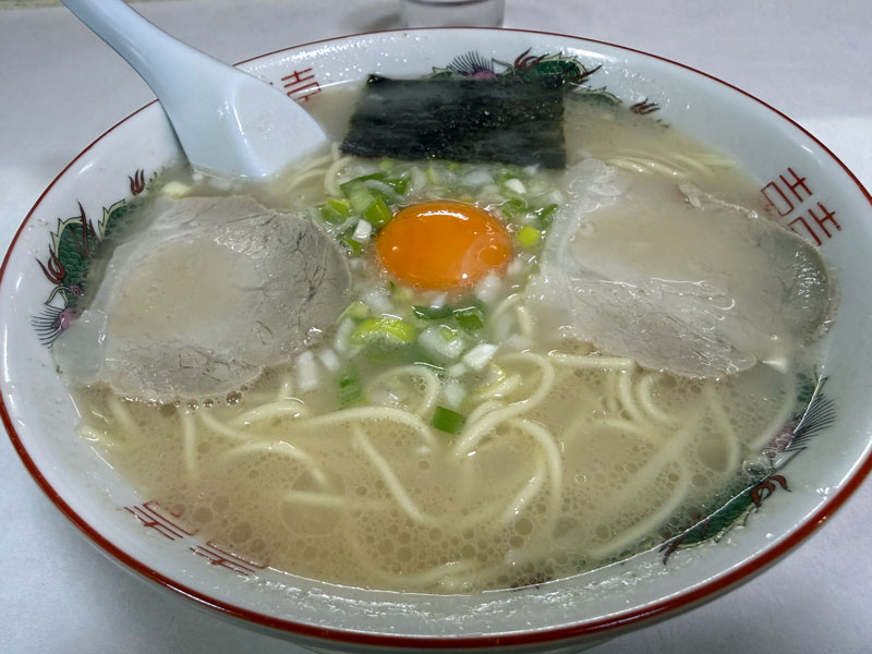 駅前ラーメン「ビッグワン」 玉子入りラーメン