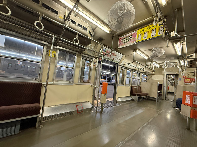 佐賀駅 唐津線 車両内観