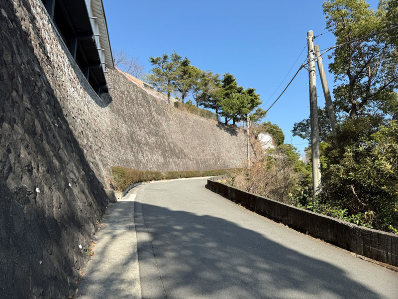 熱海城への上り坂