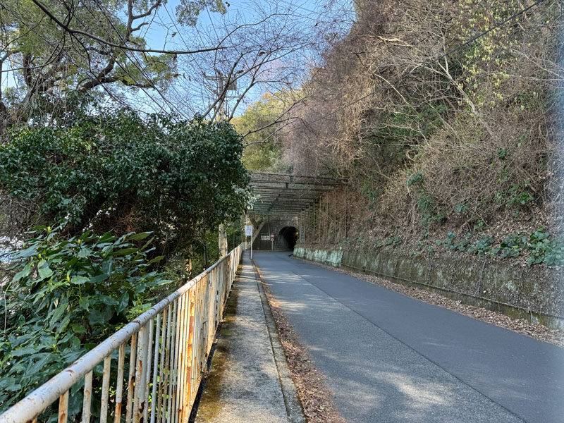 観魚洞隧道に至る旧道