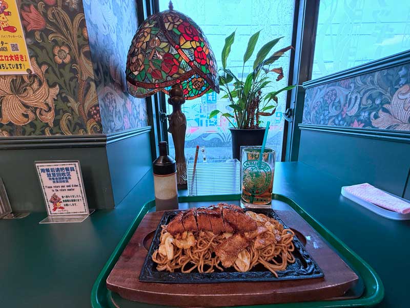 ラッキーピエロ函館駅前店 カウンター席