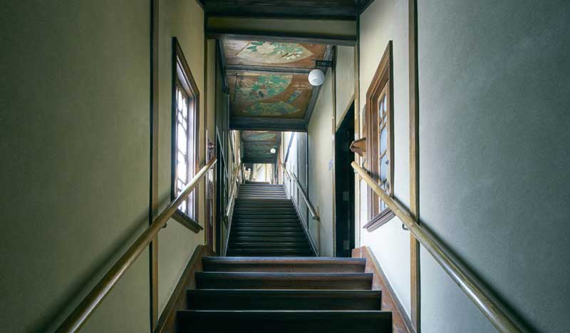 雅叙園 百段階段