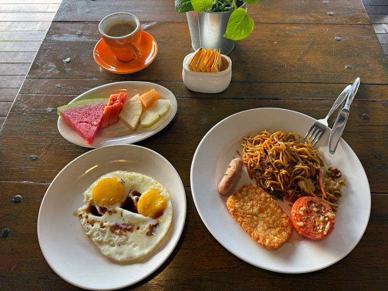 BuBu Resort 朝食 プルフンティアン島