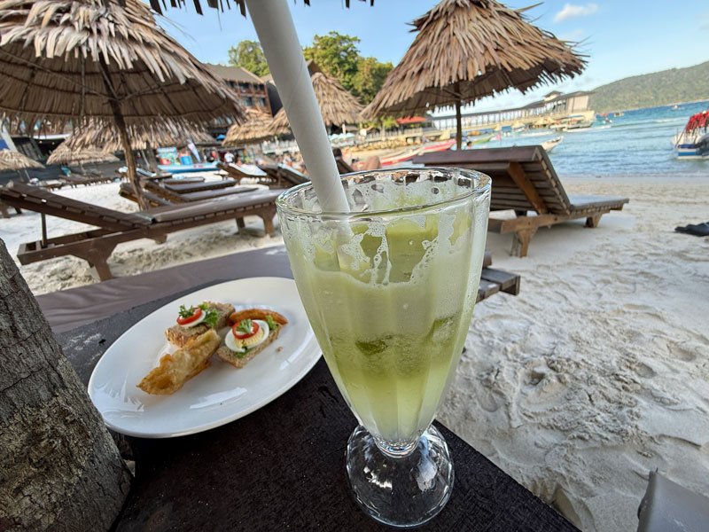 プルフンティアン島 BuBuResort ハッピーアワー