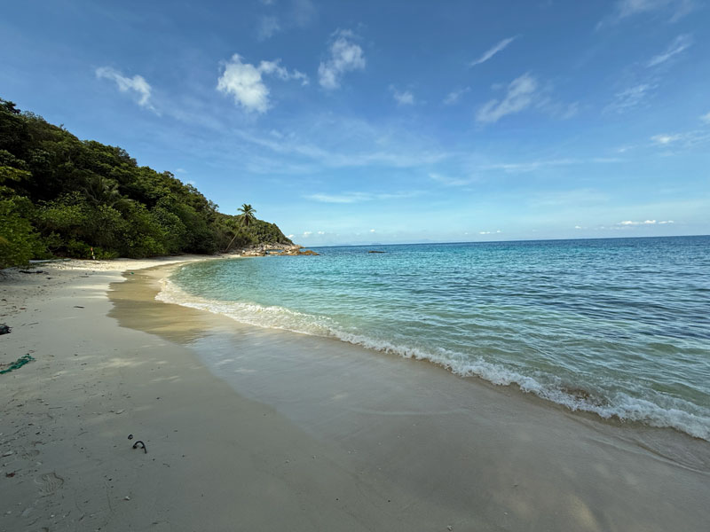 プルフンティアン島 Acing Beach