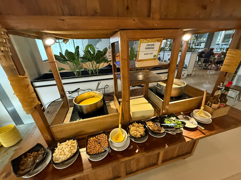 イビス スタイルズ ジャカルタ エアポート 朝食 ヌードルバー