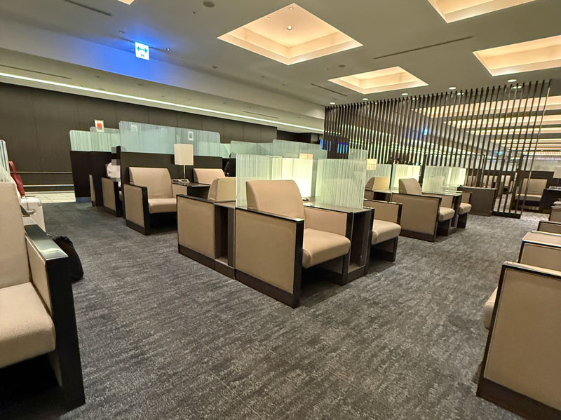 ANA LOUNGE(本館南) 内観