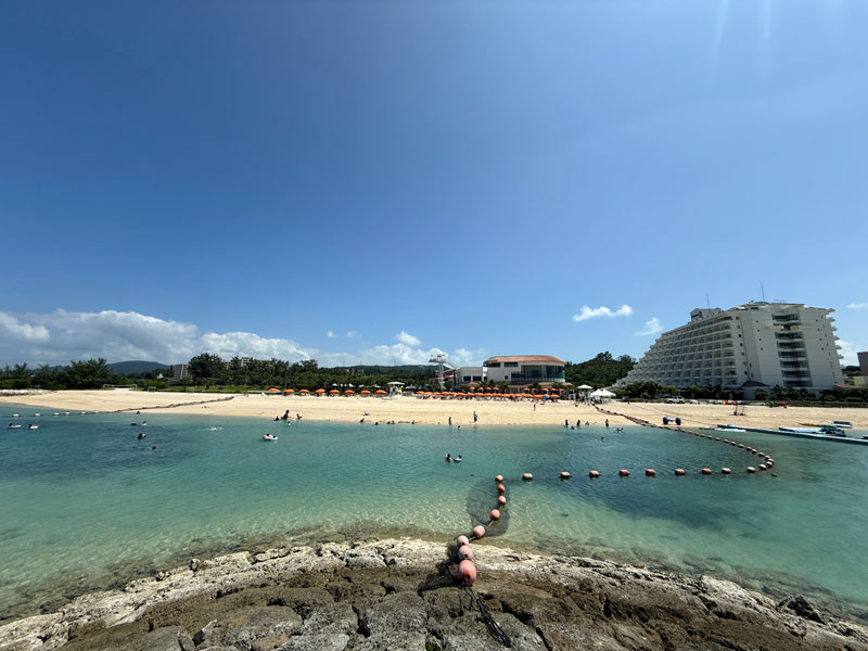 サンマリーナビーチ 海上遊歩道 ビーチ前