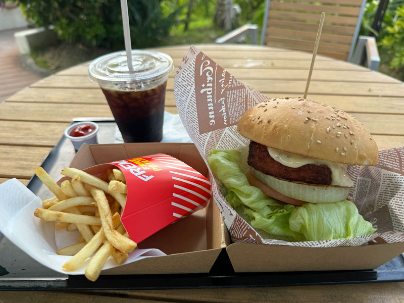 スターフィッシュ ビーチカフェ マグロカツバーガーセット