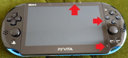 PS Vita」の「Super Value Pack」は得か？SDカード＆保護フィルム 